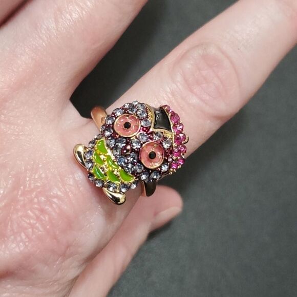 Gold tone colorful skull ring - Picture 2 of 9
